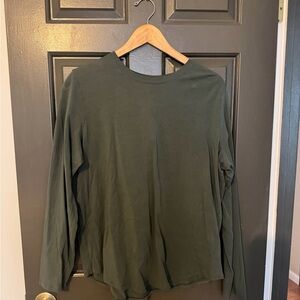 Green, Lululemon love long sleeve tee